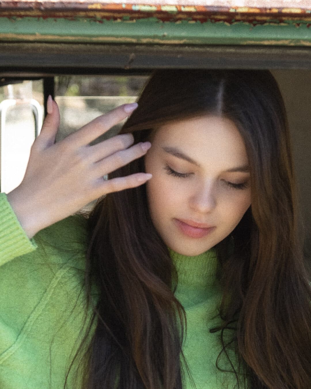 Bella Fiona in a vintage truck